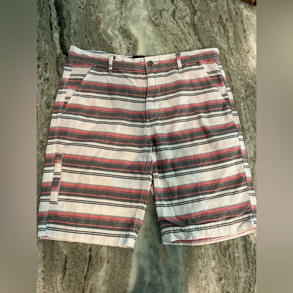 Guess Mens Black & Red Striped Casual Board Shorts. 34